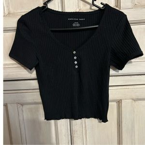 American Eagle. Black cropped short sleeve with buttons
